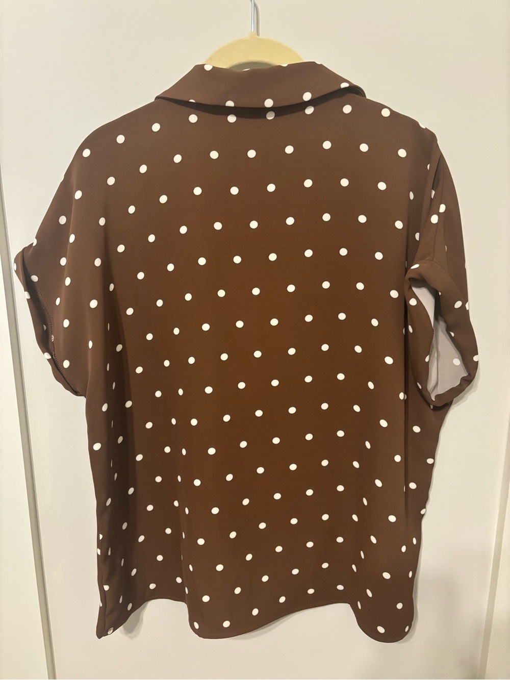 MELLODAY Brown Polka Dot Short Sleeve V-Neck Blouse - Picture 3 of 4
